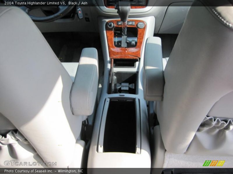 Black / Ash 2004 Toyota Highlander Limited V6
