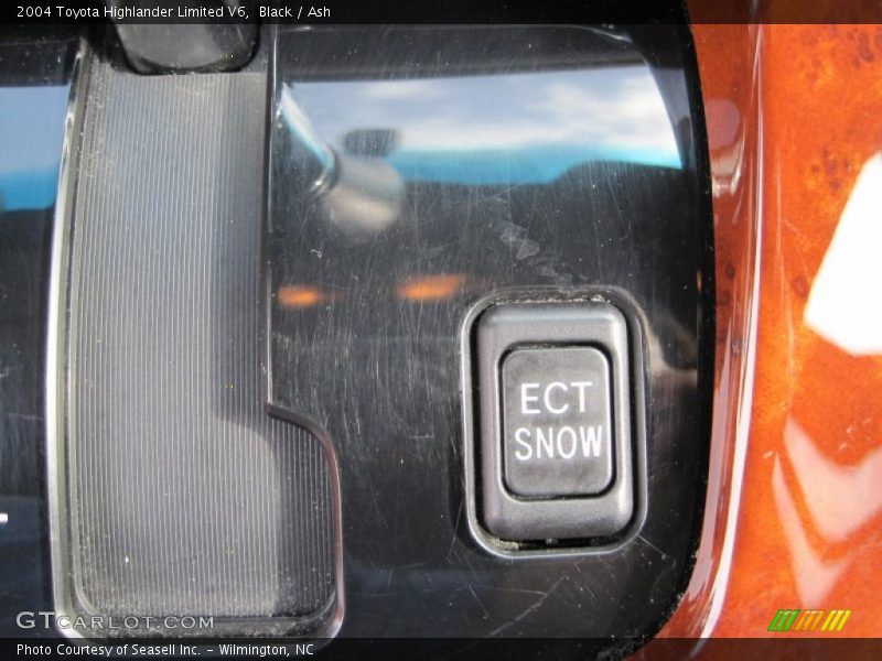 Black / Ash 2004 Toyota Highlander Limited V6