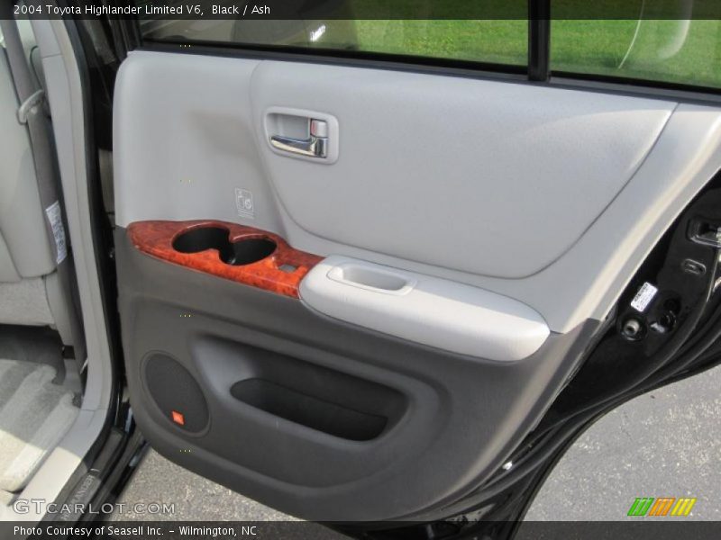 Black / Ash 2004 Toyota Highlander Limited V6
