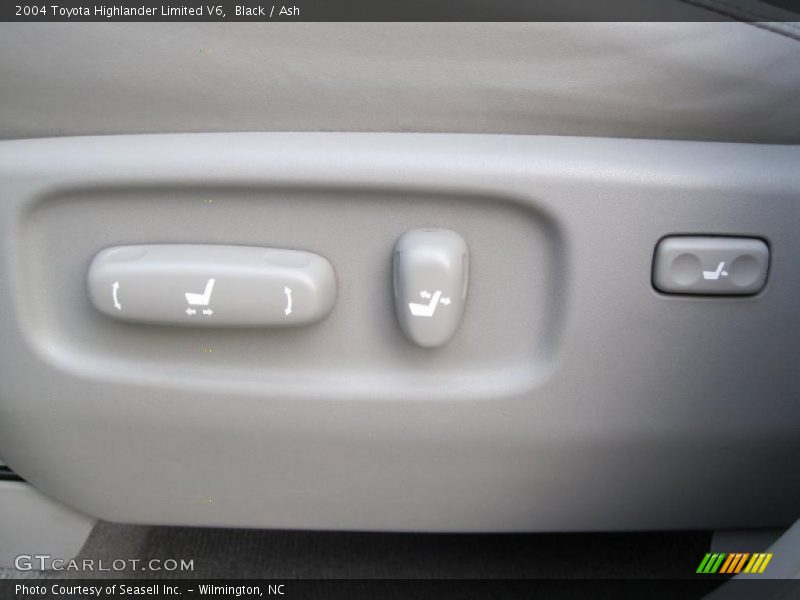 Black / Ash 2004 Toyota Highlander Limited V6