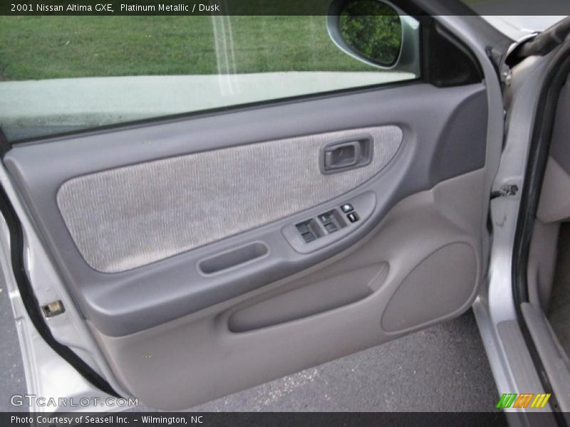 Platinum Metallic / Dusk 2001 Nissan Altima GXE