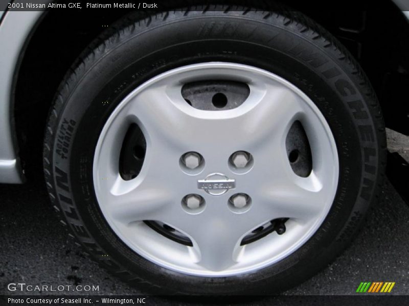 Platinum Metallic / Dusk 2001 Nissan Altima GXE