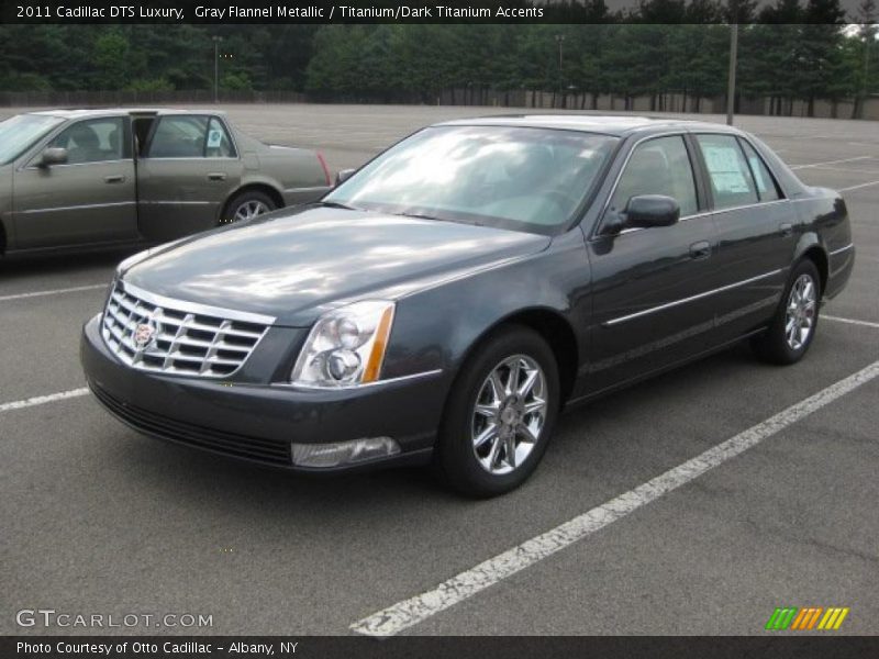 Gray Flannel Metallic / Titanium/Dark Titanium Accents 2011 Cadillac DTS Luxury