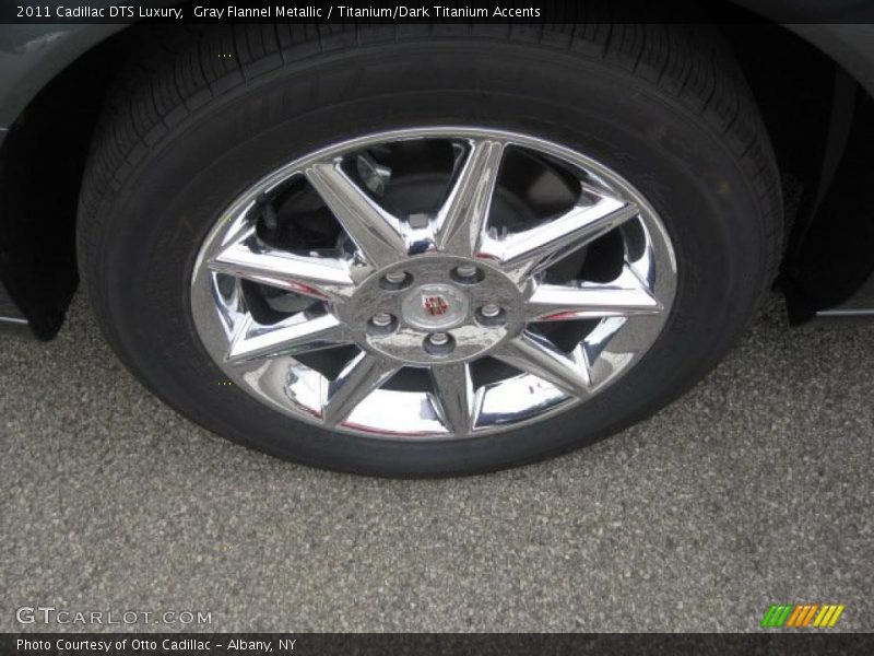Gray Flannel Metallic / Titanium/Dark Titanium Accents 2011 Cadillac DTS Luxury