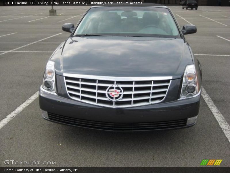 Gray Flannel Metallic / Titanium/Dark Titanium Accents 2011 Cadillac DTS Luxury