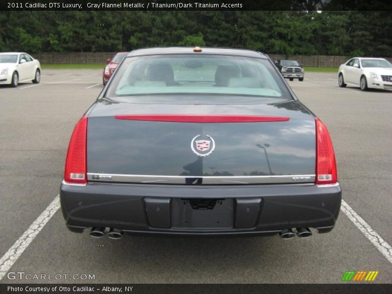 Gray Flannel Metallic / Titanium/Dark Titanium Accents 2011 Cadillac DTS Luxury