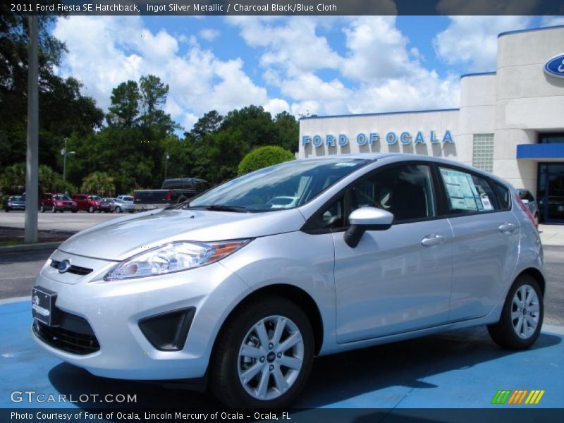 Ingot Silver Metallic / Charcoal Black/Blue Cloth 2011 Ford Fiesta SE Hatchback
