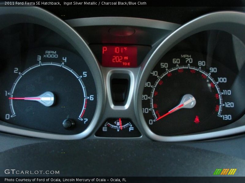 Ingot Silver Metallic / Charcoal Black/Blue Cloth 2011 Ford Fiesta SE Hatchback