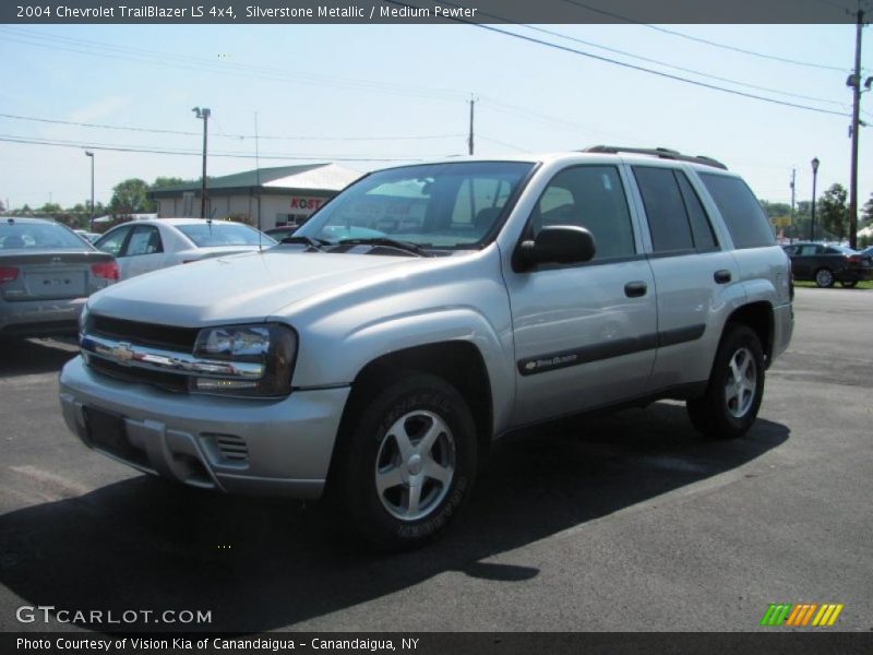 Silverstone Metallic / Medium Pewter 2004 Chevrolet TrailBlazer LS 4x4