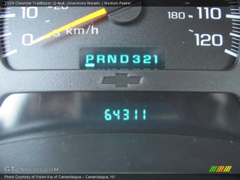 Silverstone Metallic / Medium Pewter 2004 Chevrolet TrailBlazer LS 4x4