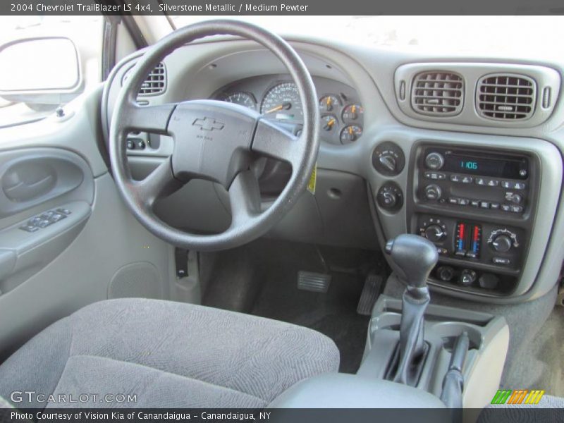 Silverstone Metallic / Medium Pewter 2004 Chevrolet TrailBlazer LS 4x4
