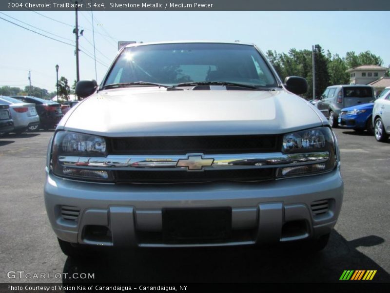 Silverstone Metallic / Medium Pewter 2004 Chevrolet TrailBlazer LS 4x4