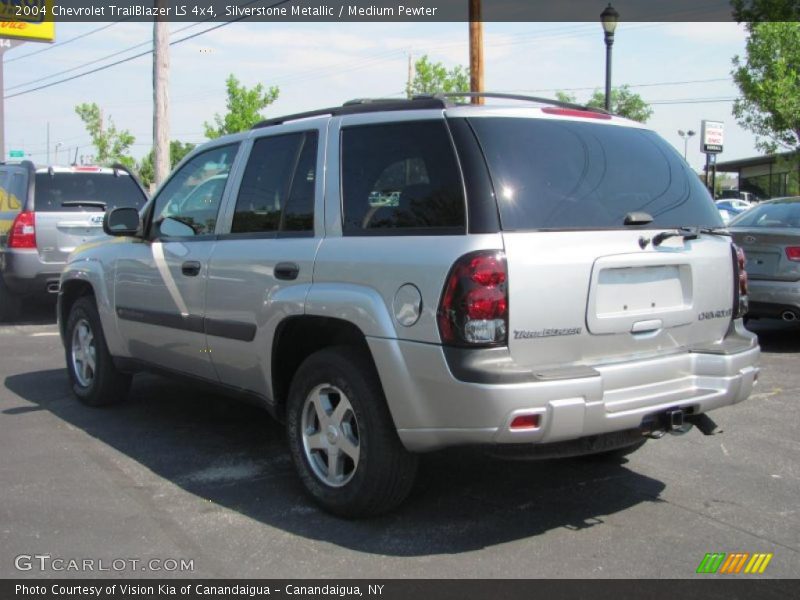 Silverstone Metallic / Medium Pewter 2004 Chevrolet TrailBlazer LS 4x4