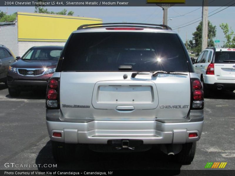Silverstone Metallic / Medium Pewter 2004 Chevrolet TrailBlazer LS 4x4