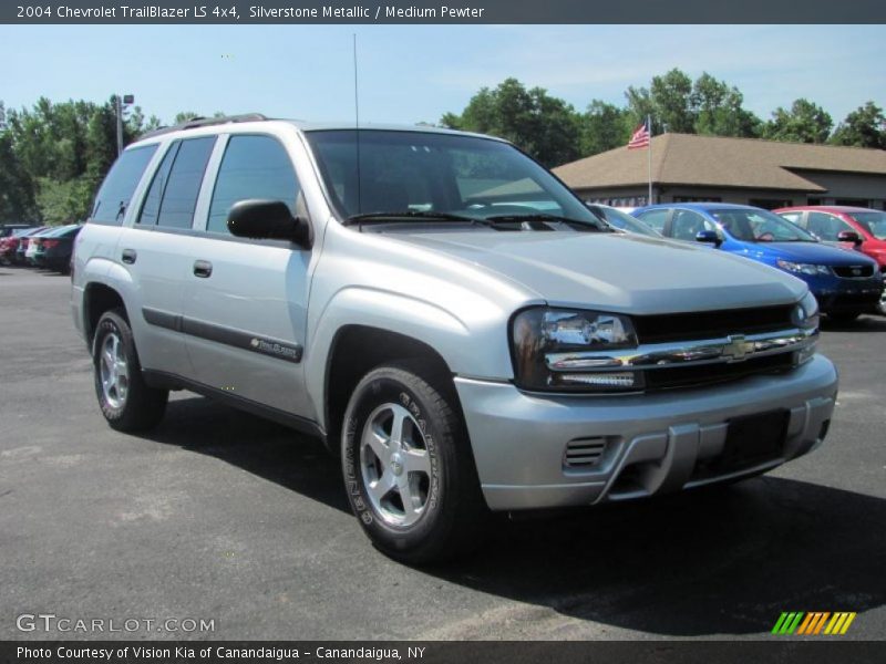 Silverstone Metallic / Medium Pewter 2004 Chevrolet TrailBlazer LS 4x4