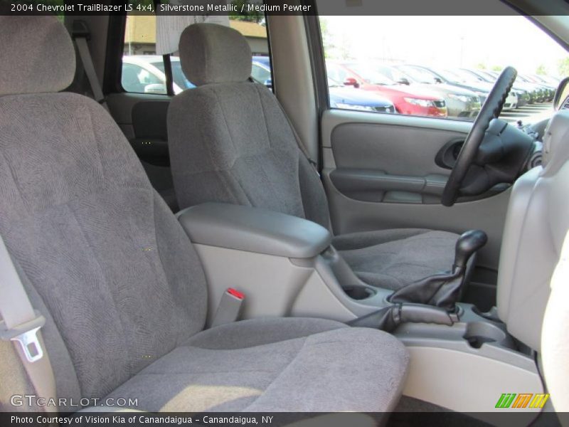 Silverstone Metallic / Medium Pewter 2004 Chevrolet TrailBlazer LS 4x4