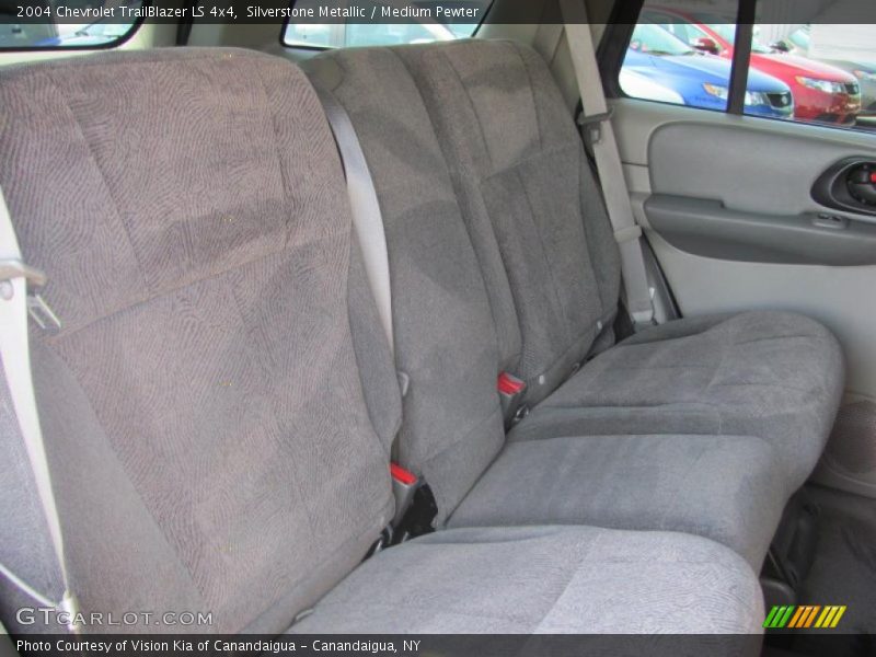 Silverstone Metallic / Medium Pewter 2004 Chevrolet TrailBlazer LS 4x4