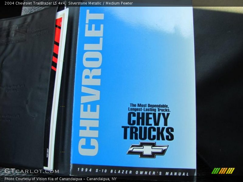Silverstone Metallic / Medium Pewter 2004 Chevrolet TrailBlazer LS 4x4