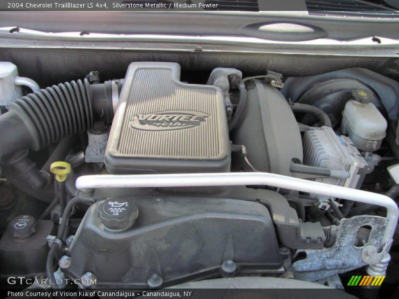 Silverstone Metallic / Medium Pewter 2004 Chevrolet TrailBlazer LS 4x4