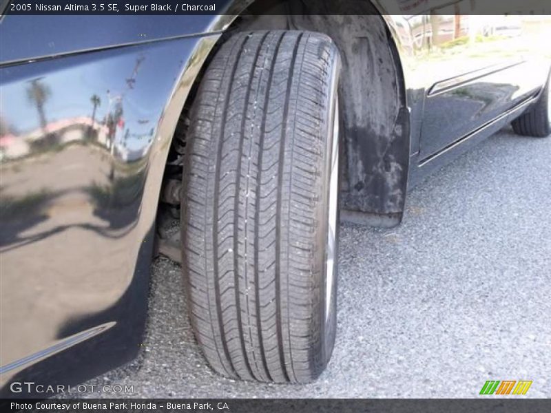 Super Black / Charcoal 2005 Nissan Altima 3.5 SE
