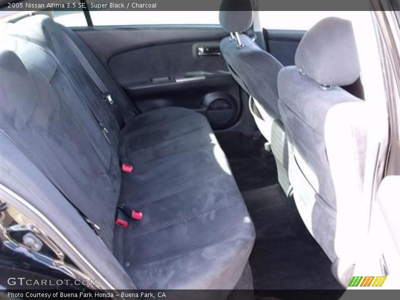 Super Black / Charcoal 2005 Nissan Altima 3.5 SE