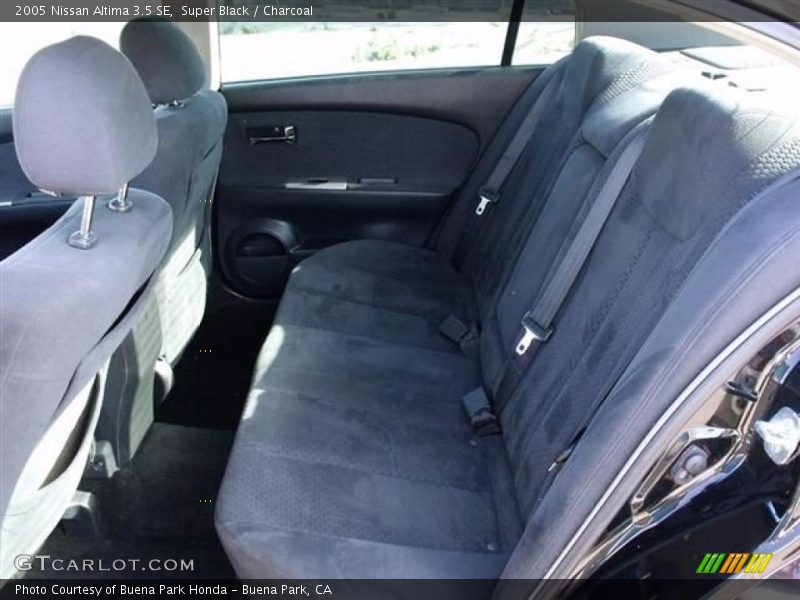 Super Black / Charcoal 2005 Nissan Altima 3.5 SE