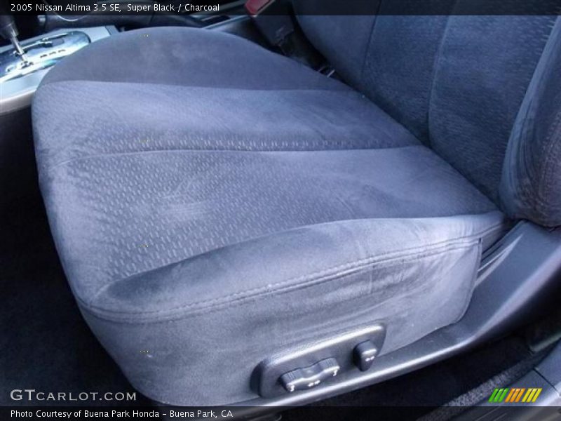 Super Black / Charcoal 2005 Nissan Altima 3.5 SE