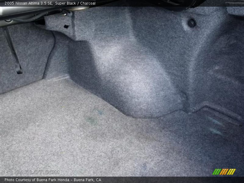 Super Black / Charcoal 2005 Nissan Altima 3.5 SE
