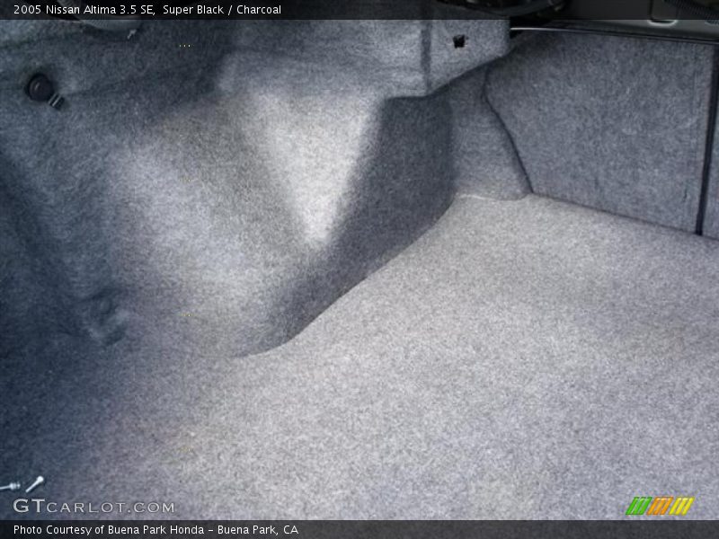 Super Black / Charcoal 2005 Nissan Altima 3.5 SE