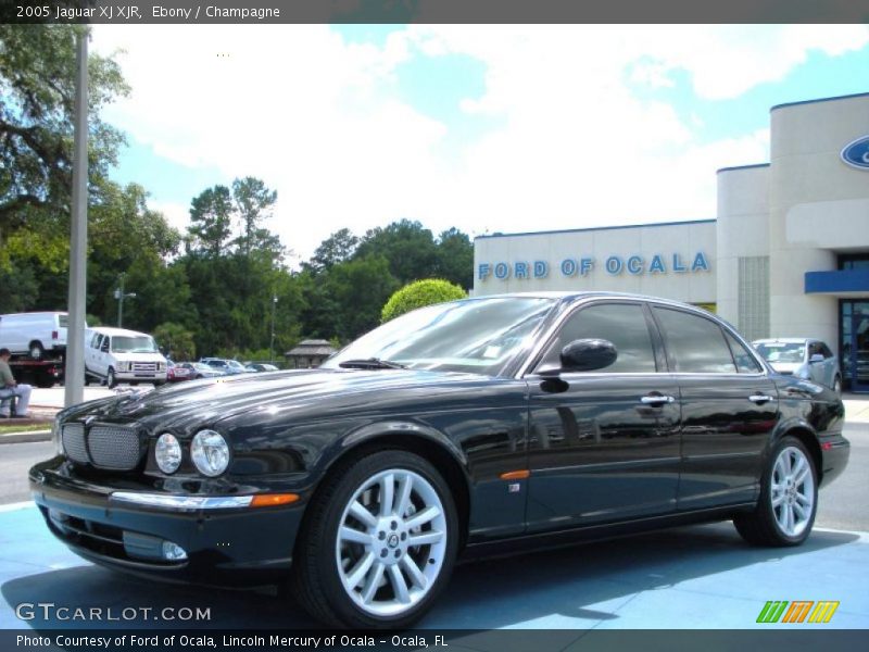 Ebony / Champagne 2005 Jaguar XJ XJR
