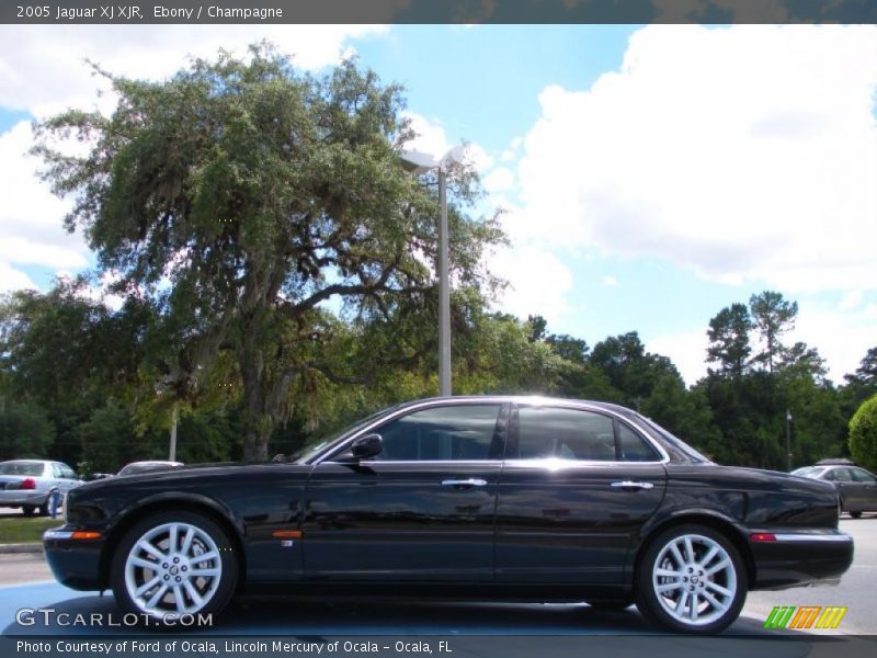 Ebony / Champagne 2005 Jaguar XJ XJR