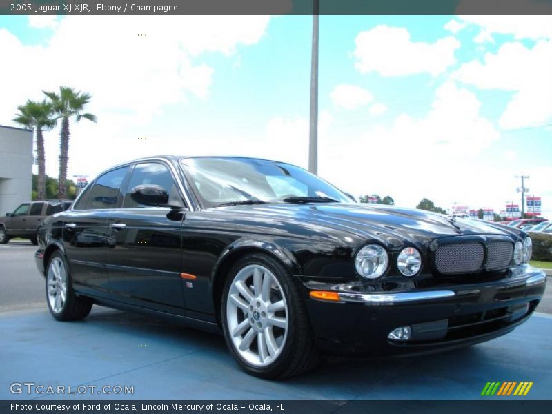 Ebony / Champagne 2005 Jaguar XJ XJR