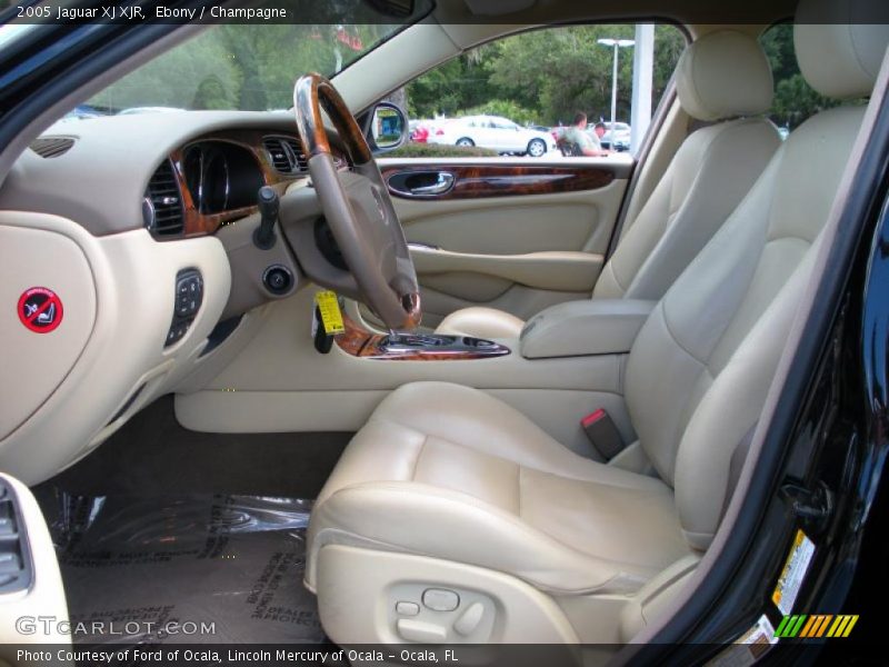Ebony / Champagne 2005 Jaguar XJ XJR