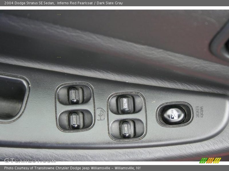 Inferno Red Pearlcoat / Dark Slate Gray 2004 Dodge Stratus SE Sedan