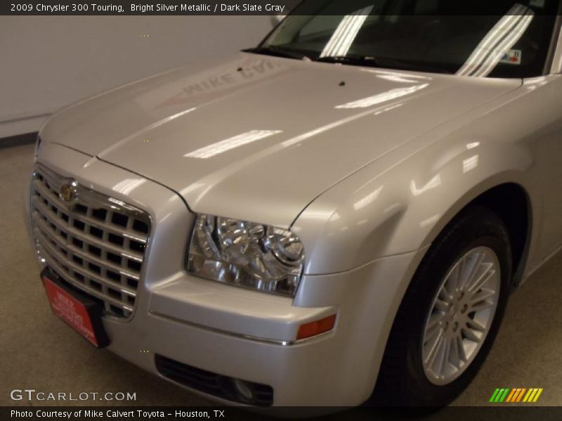 Bright Silver Metallic / Dark Slate Gray 2009 Chrysler 300 Touring