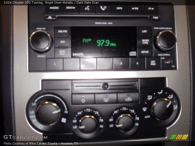 Bright Silver Metallic / Dark Slate Gray 2009 Chrysler 300 Touring