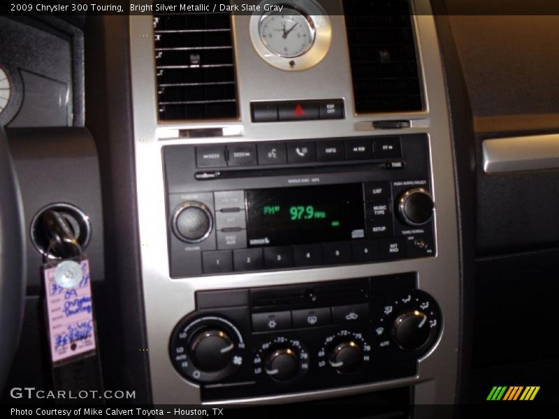 Bright Silver Metallic / Dark Slate Gray 2009 Chrysler 300 Touring