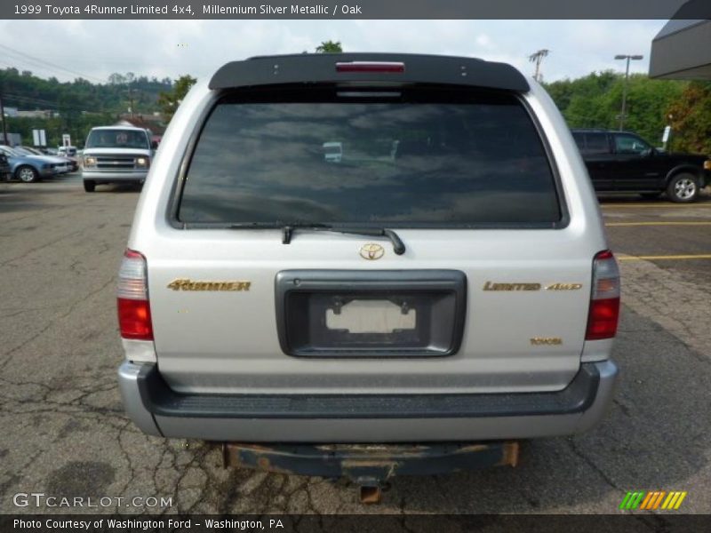 Millennium Silver Metallic / Oak 1999 Toyota 4Runner Limited 4x4