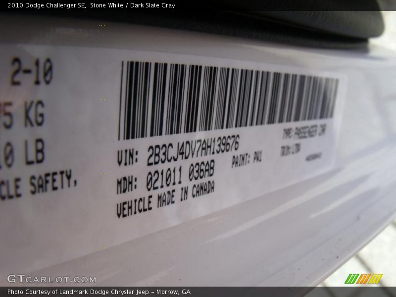 Stone White / Dark Slate Gray 2010 Dodge Challenger SE