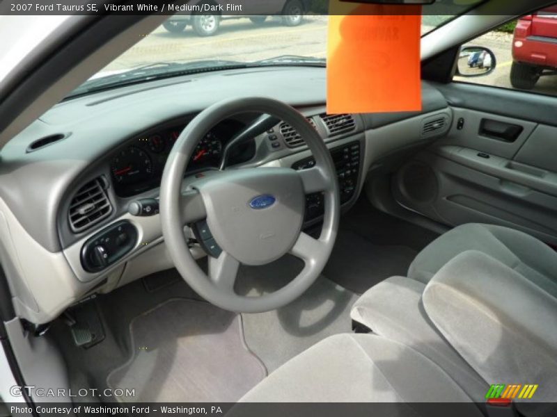 Vibrant White / Medium/Dark Flint 2007 Ford Taurus SE