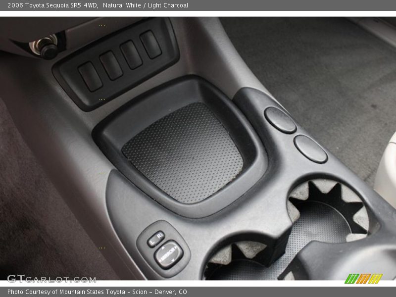 Natural White / Light Charcoal 2006 Toyota Sequoia SR5 4WD