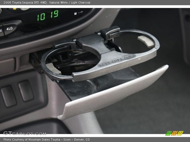 Natural White / Light Charcoal 2006 Toyota Sequoia SR5 4WD