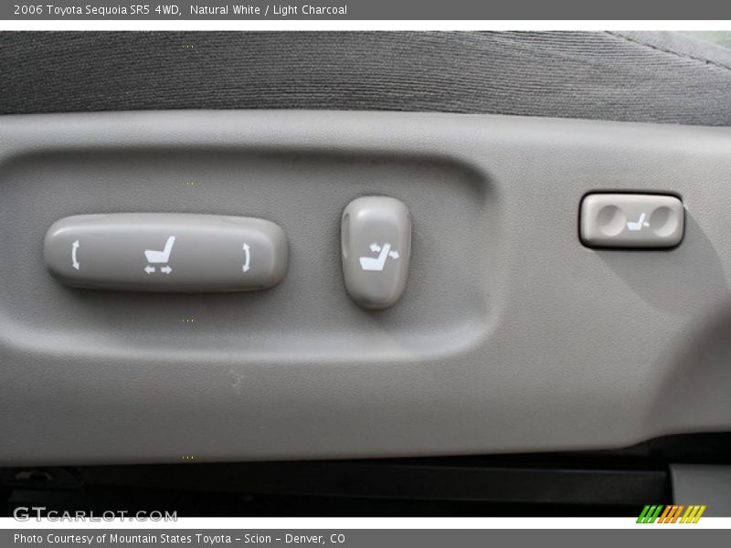 Natural White / Light Charcoal 2006 Toyota Sequoia SR5 4WD