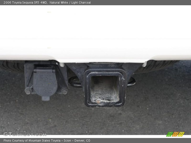 Natural White / Light Charcoal 2006 Toyota Sequoia SR5 4WD