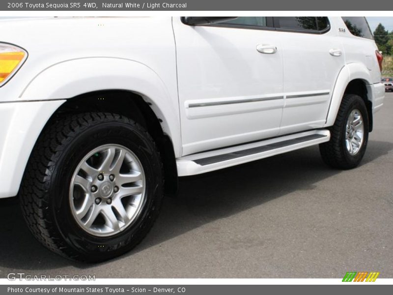 Natural White / Light Charcoal 2006 Toyota Sequoia SR5 4WD