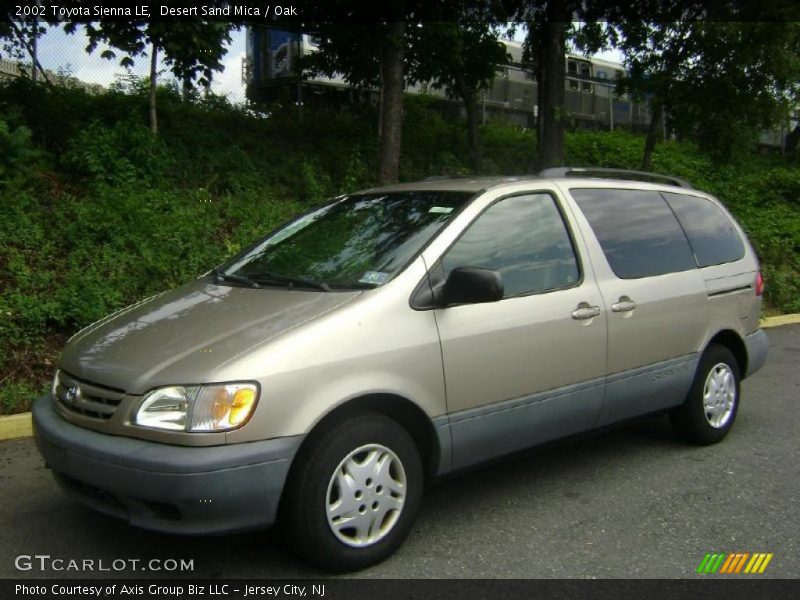 Desert Sand Mica / Oak 2002 Toyota Sienna LE