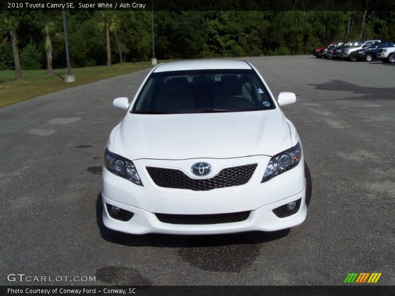 Super White / Ash Gray 2010 Toyota Camry SE