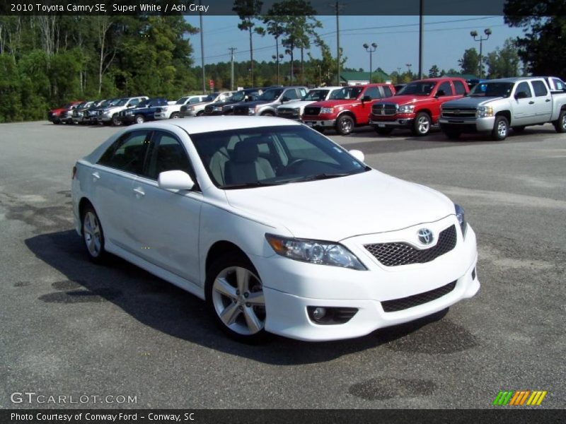 Super White / Ash Gray 2010 Toyota Camry SE