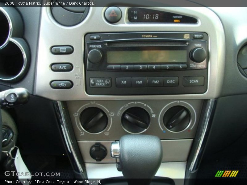 Super White / Dark Charcoal 2008 Toyota Matrix