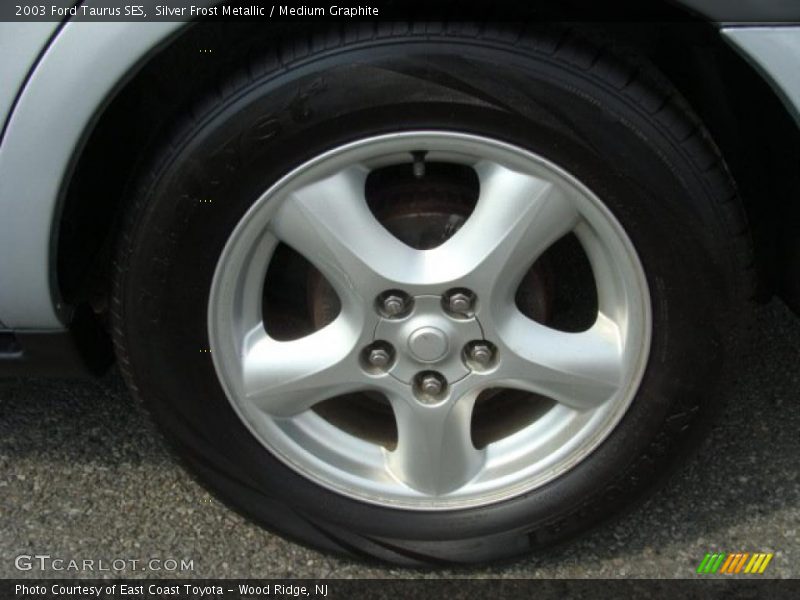 Silver Frost Metallic / Medium Graphite 2003 Ford Taurus SES